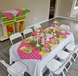 Kids Tables and Chairs