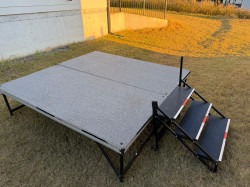 Stage / Platform